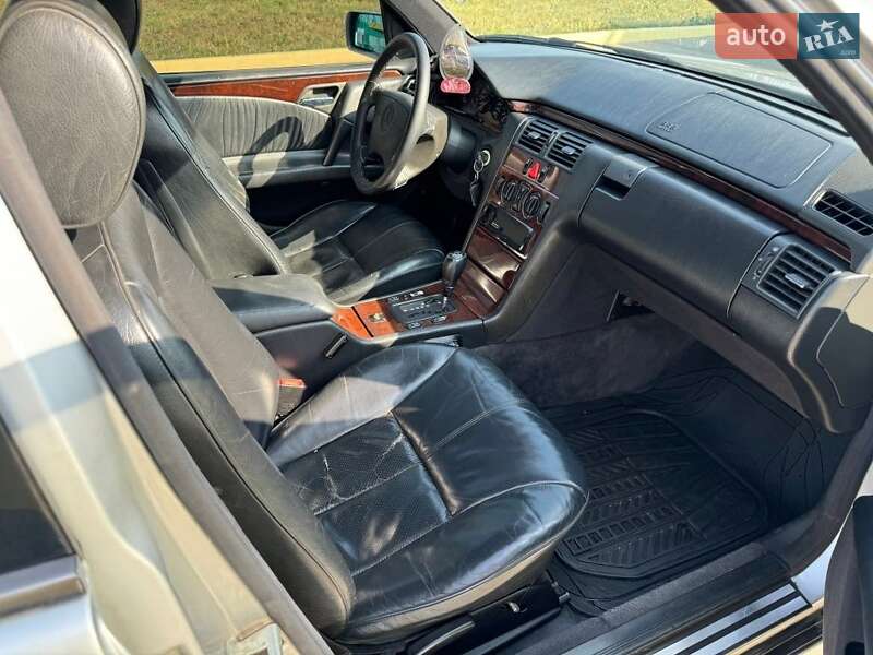Седан Mercedes-Benz E-Class 1995 в Білгороді-Дністровському фото 2 Седан Mercedes-Benz E-Class 1995 в Білгороді-Дністровському
