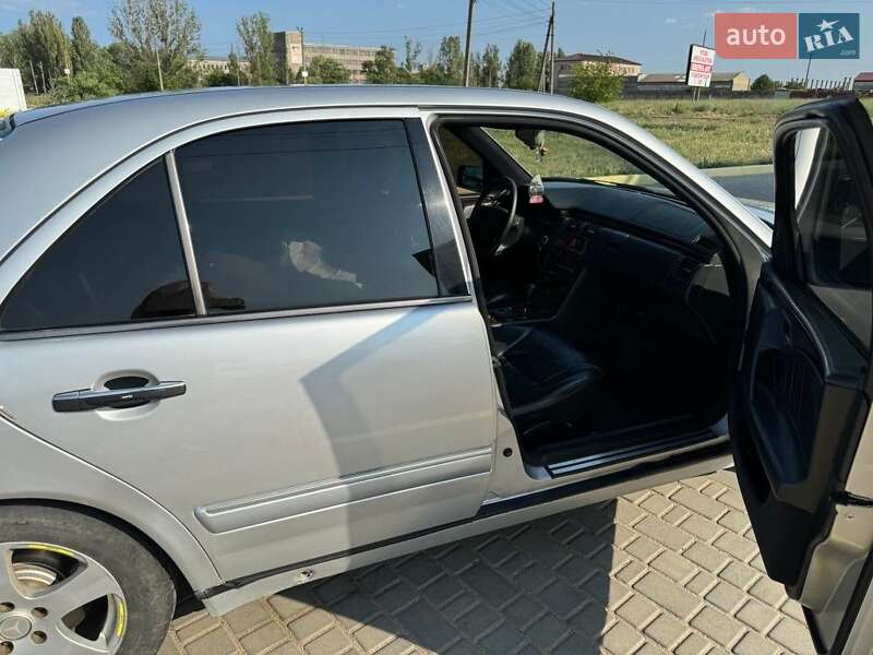 Седан Mercedes-Benz E-Class 1995 в Білгороді-Дністровському фото 7 Седан Mercedes-Benz E-Class 1995 в Білгороді-Дністровському
