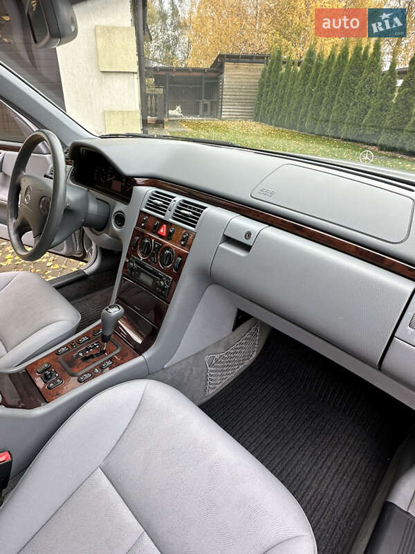 Седан Mercedes-Benz E-Class 2000 в Луцьку фото 46 Седан Mercedes-Benz E-Class 2000 в Луцьку