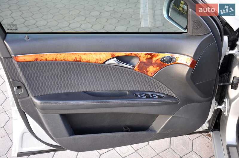 Універсал Mercedes-Benz E-Class 2005 в Львові фото 15 Універсал Mercedes-Benz E-Class 2005 в Львові