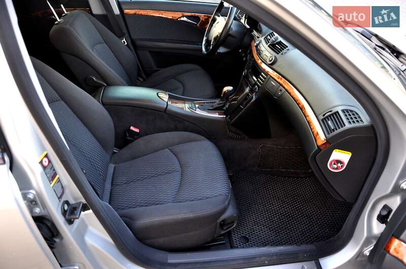 Універсал Mercedes-Benz E-Class 2005 в Львові фото 27 Універсал Mercedes-Benz E-Class 2005 в Львові