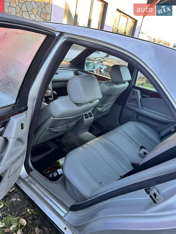 Седан Mercedes-Benz E-Class 1997 в Липниках