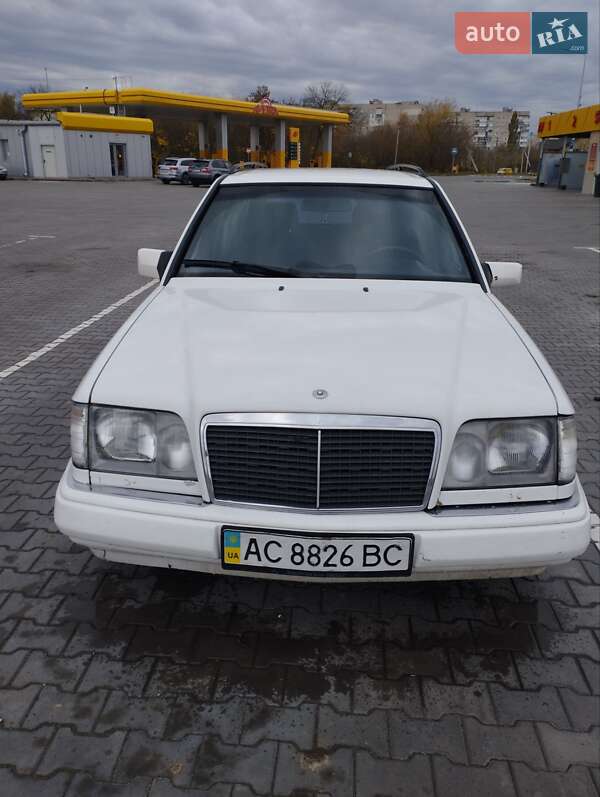 Универсал Mercedes-Benz E-Class 1995 в Луцке фото 6 Универсал Mercedes-Benz E-Class 1995 в Луцке