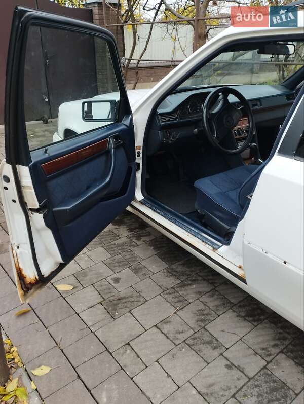 Универсал Mercedes-Benz E-Class 1995 в Луцке фото 18 Универсал Mercedes-Benz E-Class 1995 в Луцке