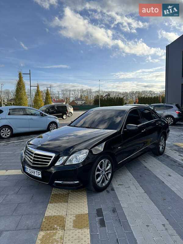 Седан Mercedes-Benz E-Class 2011 в Львові