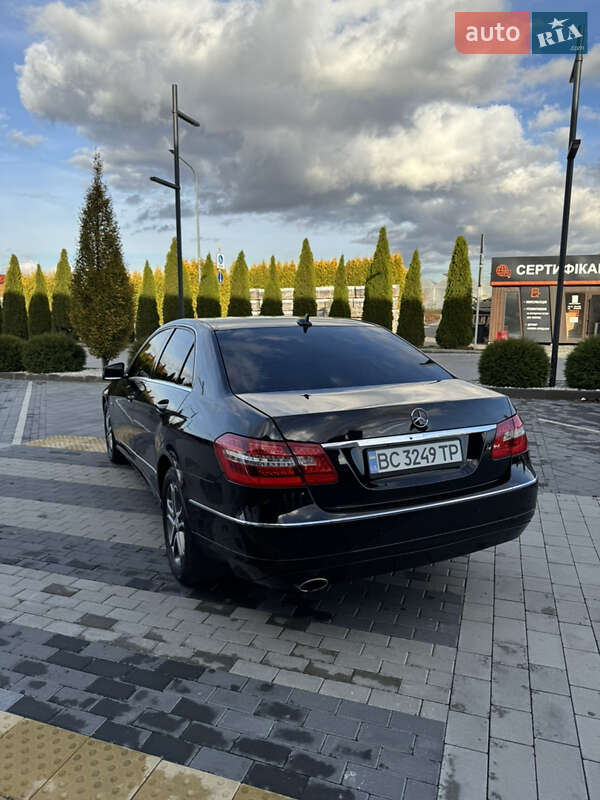 Седан Mercedes-Benz E-Class 2011 в Львові