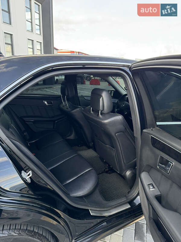 Седан Mercedes-Benz E-Class 2011 в Львові