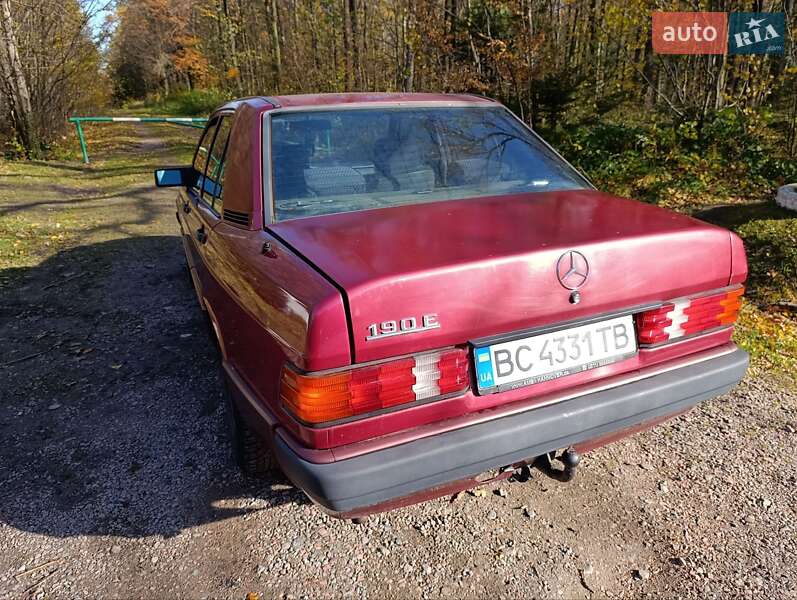 Седан Mercedes-Benz E-Class 1987 в Дрогобыче