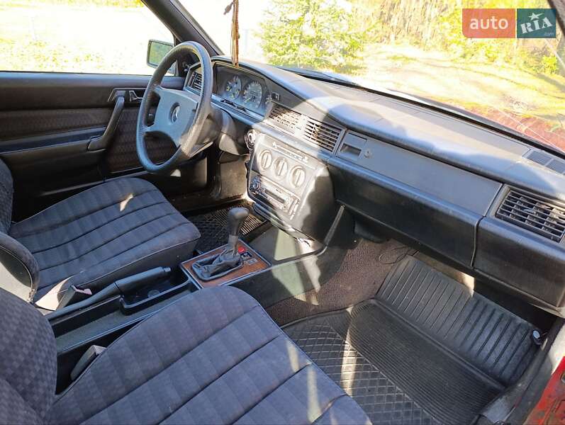 Седан Mercedes-Benz E-Class 1987 в Дрогобыче