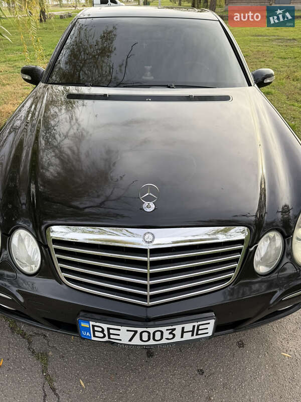 Седан Mercedes-Benz E-Class 2002 в Миколаєві