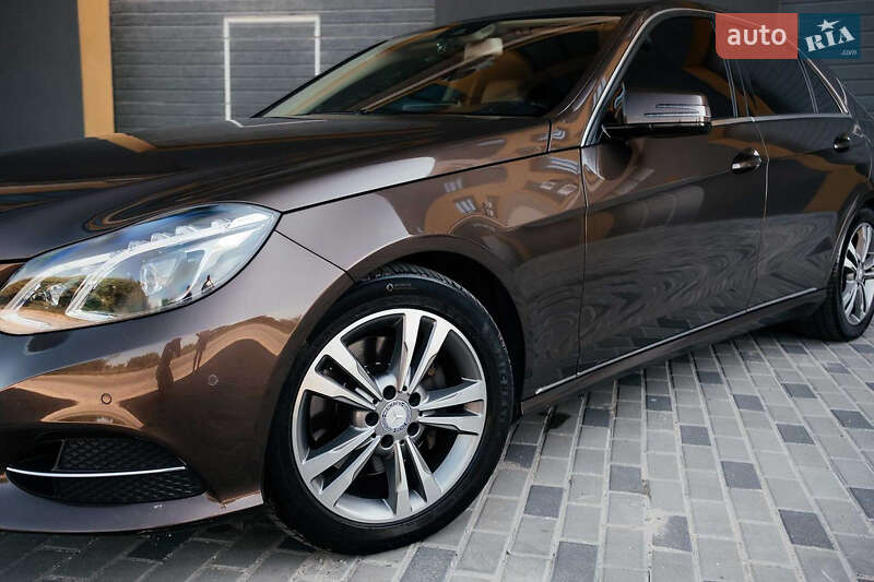 Седан Mercedes-Benz E-Class 2013 в Тернополі