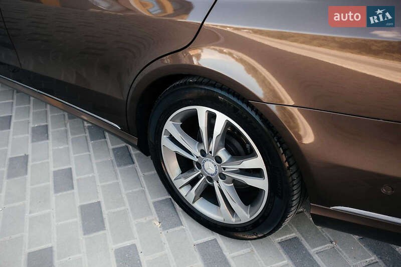 Седан Mercedes-Benz E-Class 2013 в Тернополі