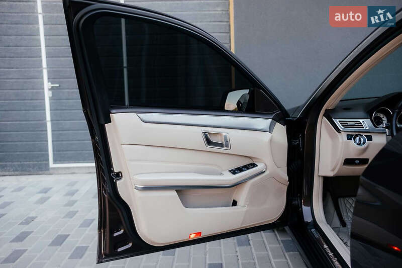 Седан Mercedes-Benz E-Class 2013 в Тернополі