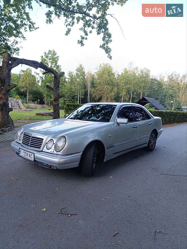 Седан Mercedes-Benz E-Class 1997 в Стоянці фото 11 Седан Mercedes-Benz E-Class 1997 в Стоянці