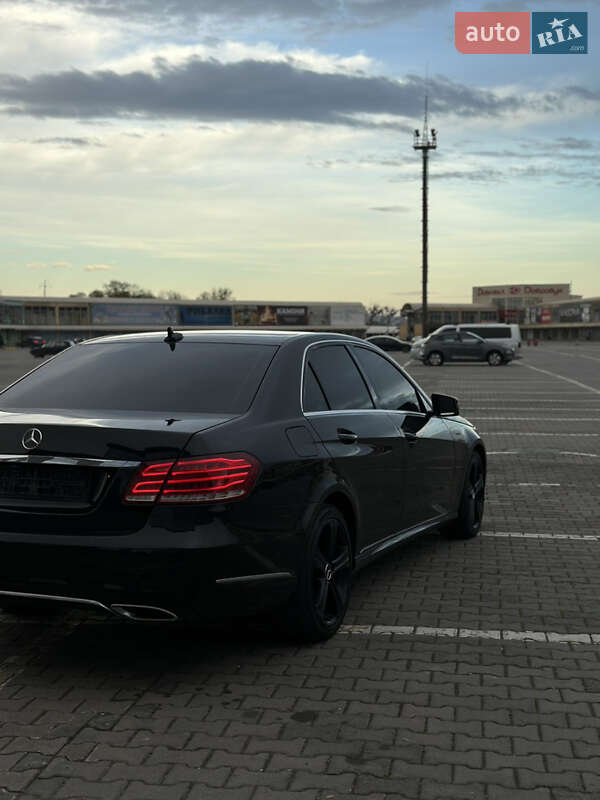Седан Mercedes-Benz E-Class 2013 в Чернівцях фото 2 Седан Mercedes-Benz E-Class 2013 в Чернівцях