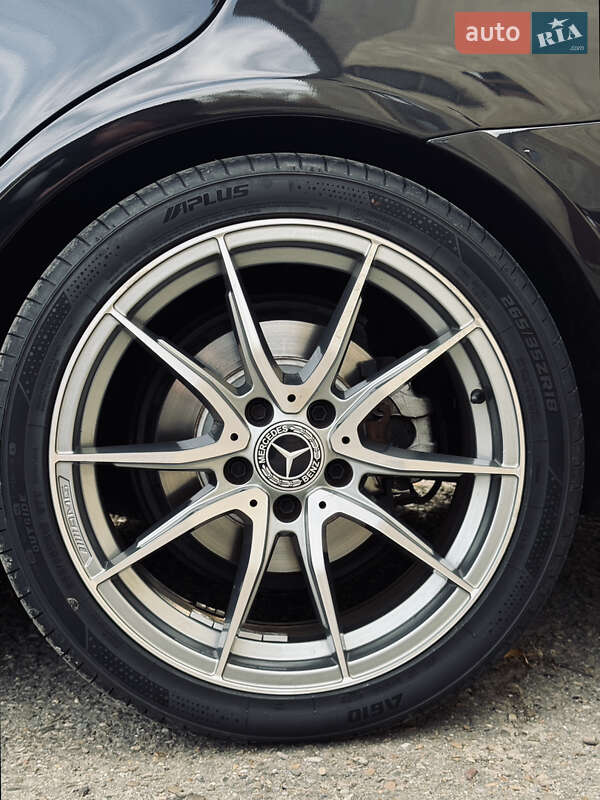 Седан Mercedes-Benz E-Class 2013 в Сторожинці