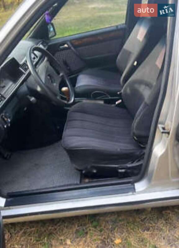 Седан Mercedes-Benz E-Class 1988 в Сумах фото 9 Седан Mercedes-Benz E-Class 1988 в Сумах
