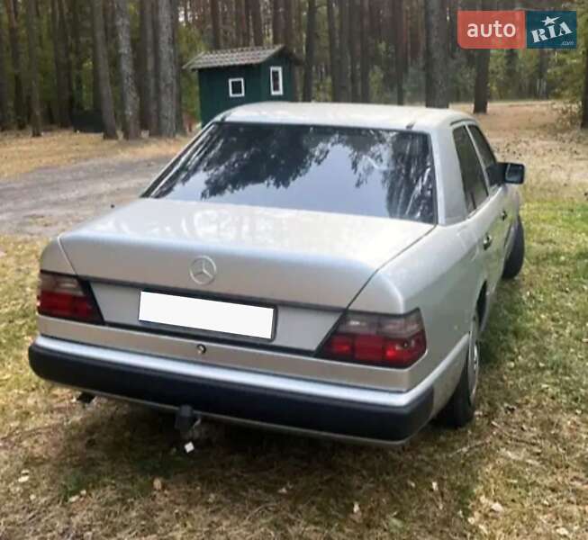 Седан Mercedes-Benz E-Class 1988 в Сумах фото 7 Седан Mercedes-Benz E-Class 1988 в Сумах