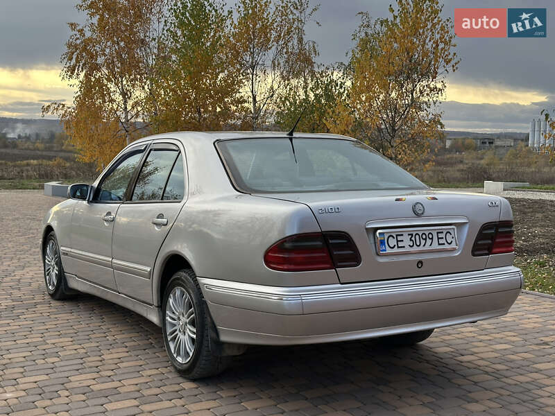 Седан Mercedes-Benz E-Class 2000 в Сторожинце