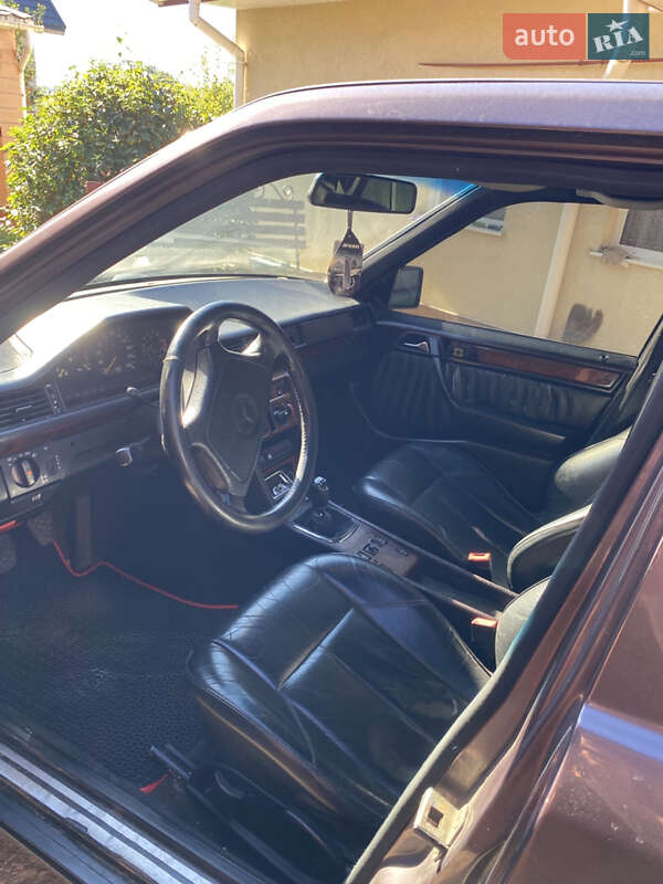 Седан Mercedes-Benz E-Class 1993 в Ровно фото 8 Седан Mercedes-Benz E-Class 1993 в Ровно