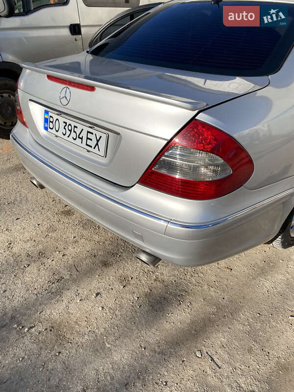 Седан Mercedes-Benz E-Class 2002 в Тернополе