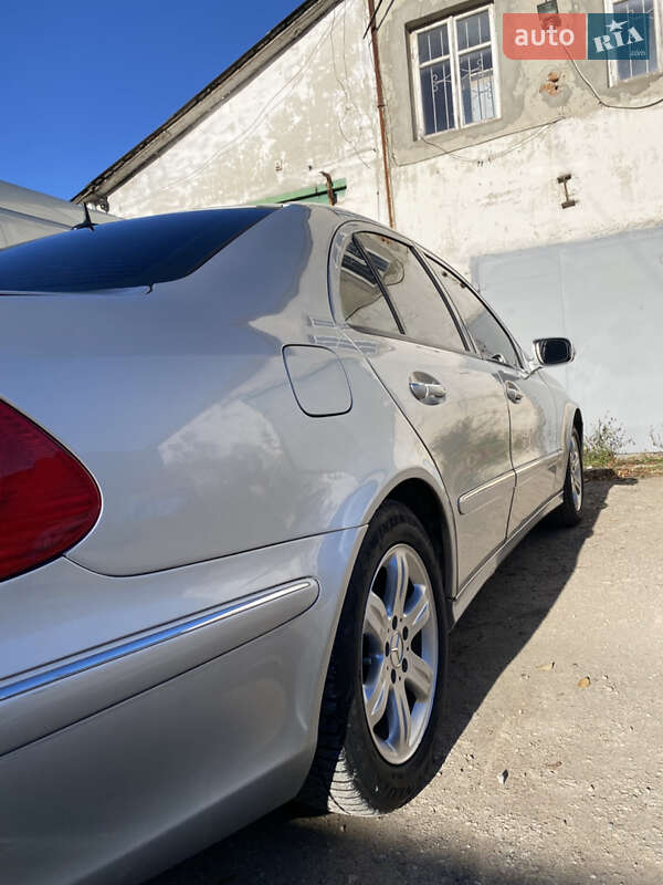 Седан Mercedes-Benz E-Class 2002 в Тернополе