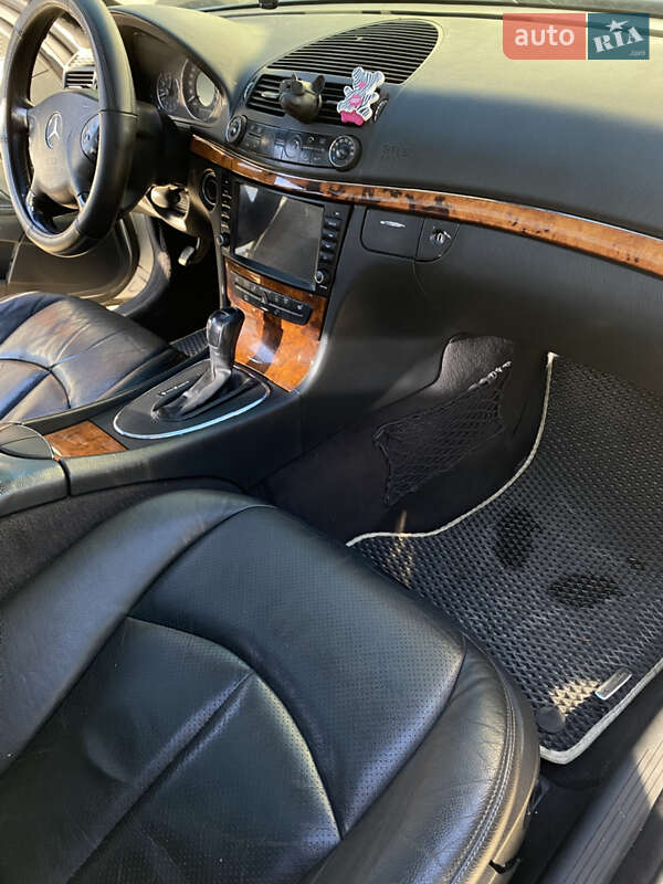 Седан Mercedes-Benz E-Class 2002 в Тернополе