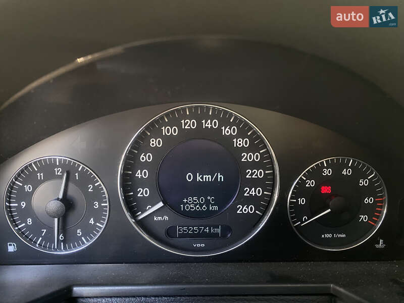 Седан Mercedes-Benz E-Class 2002 в Тернополе