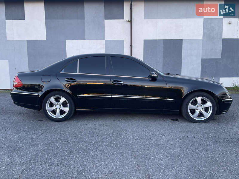 Седан Mercedes-Benz E-Class 2004 в Виннице