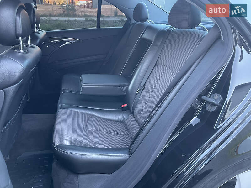 Седан Mercedes-Benz E-Class 2004 в Виннице