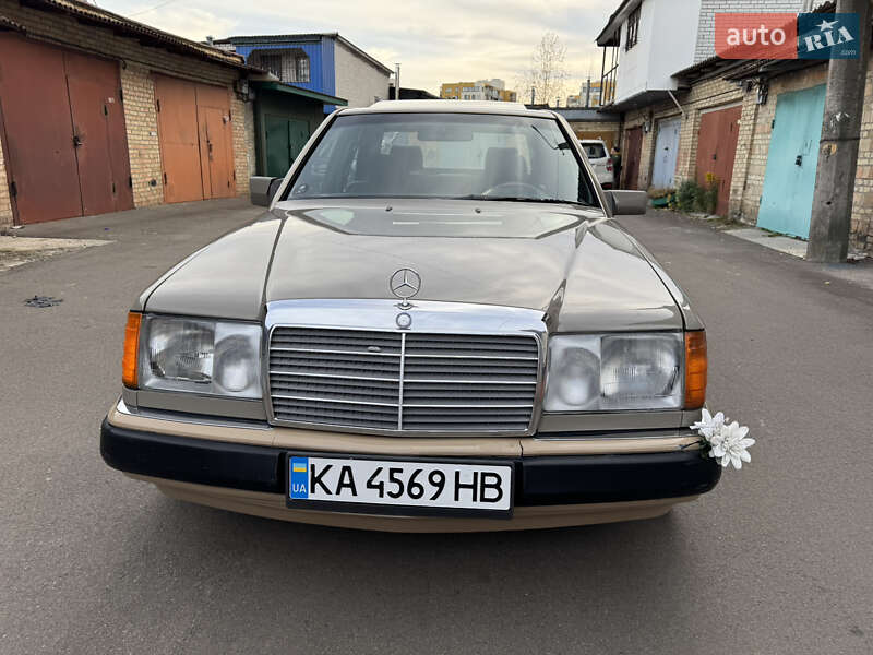 Седан Mercedes-Benz E-Class 1990 в Киеве фото 8 Седан Mercedes-Benz E-Class 1990 в Киеве
