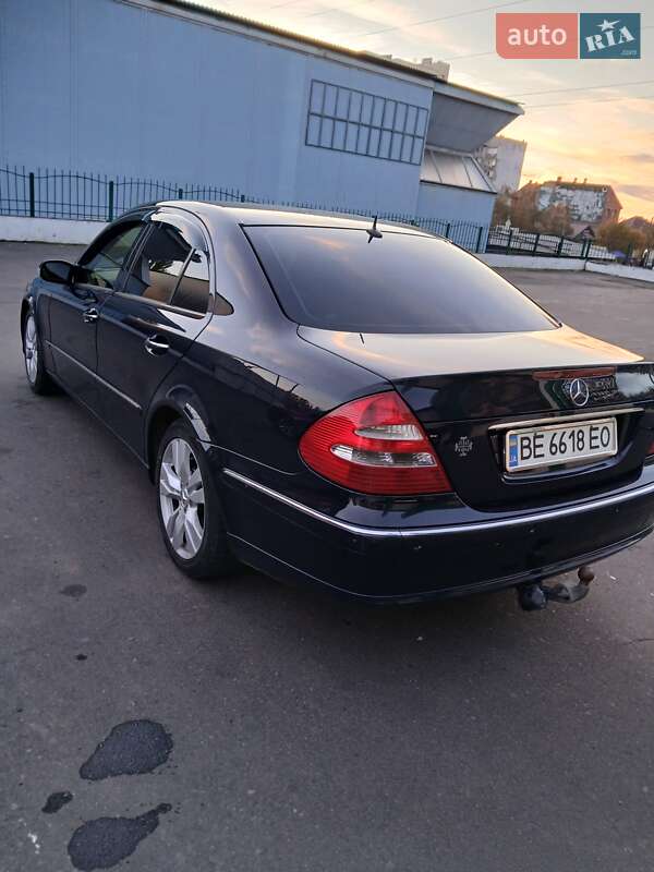 Седан Mercedes-Benz E-Class 2003 в Миколаєві