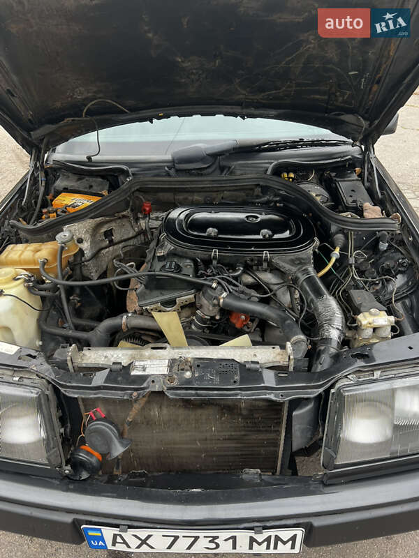 Седан Mercedes-Benz E-Class 1990 в Днепре