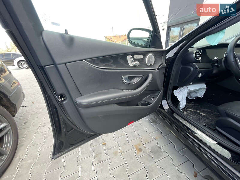 Седан Mercedes-Benz E-Class 2023 в Львове