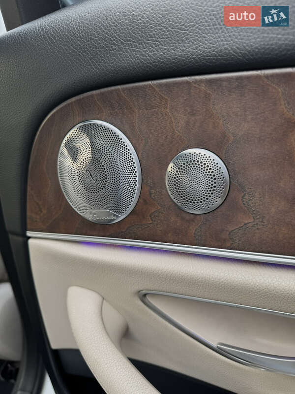 Седан Mercedes-Benz E-Class 2016 в Києві