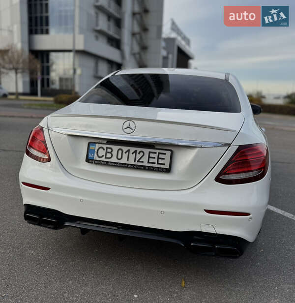 Седан Mercedes-Benz E-Class 2016 в Києві