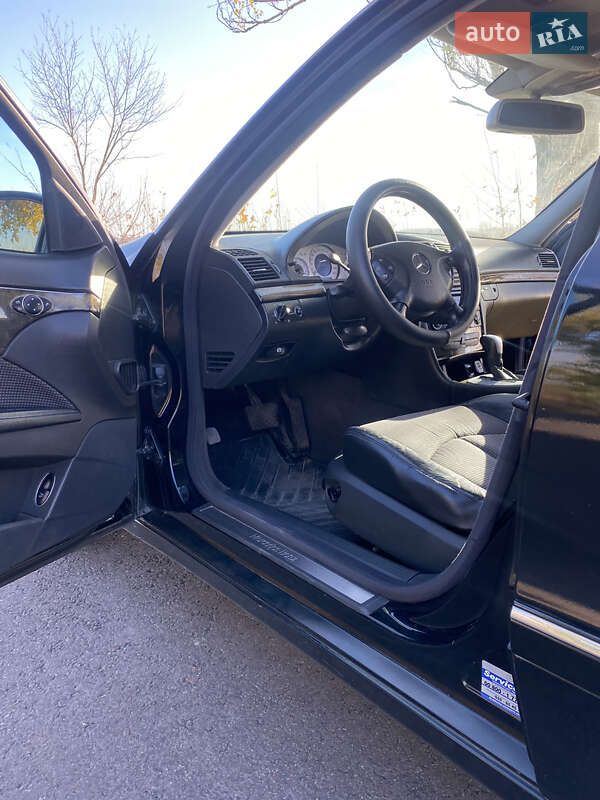 Седан Mercedes-Benz E-Class 2003 в Первомайске