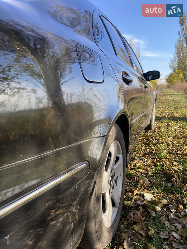 Седан Mercedes-Benz E-Class 2003 в Первомайске