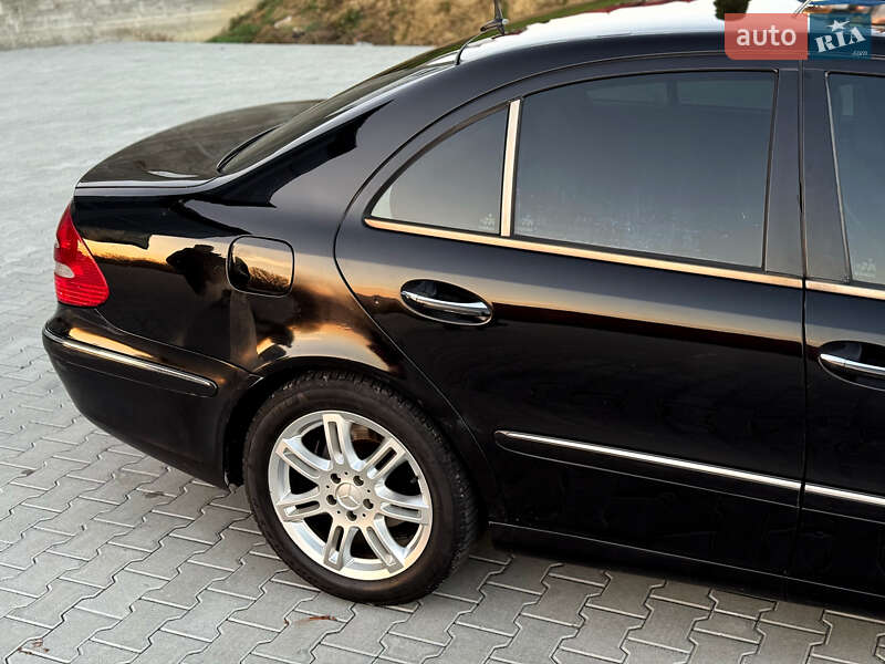 Седан Mercedes-Benz E-Class 2002 в Черновцах