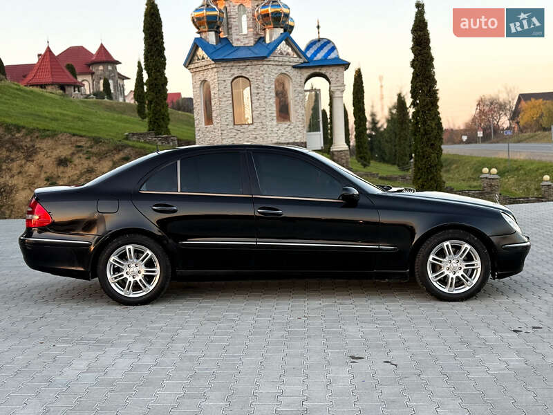 Седан Mercedes-Benz E-Class 2002 в Черновцах