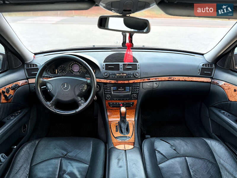 Седан Mercedes-Benz E-Class 2002 в Черновцах