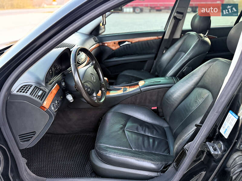 Седан Mercedes-Benz E-Class 2002 в Черновцах