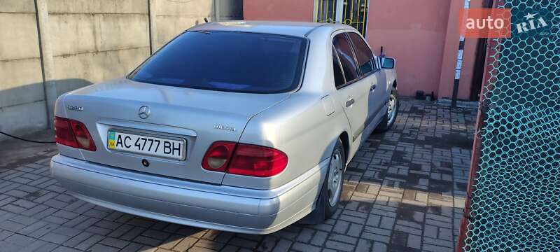 Седан Mercedes-Benz E-Class 1995 в Луцке фото 5 Седан Mercedes-Benz E-Class 1995 в Луцке