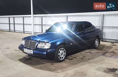 Седан Mercedes-Benz E-Class 1995 в Кривом Роге