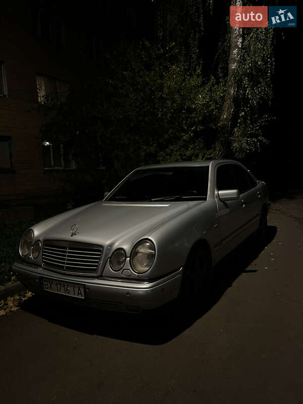 Mercedes-Benz E-Class 1998 Mercedes-Benz E-Class 1998