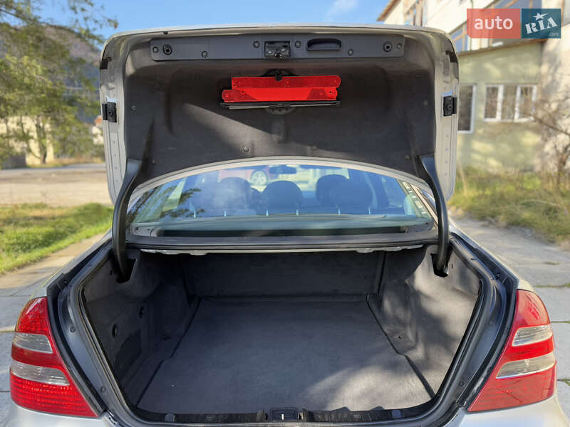Седан Mercedes-Benz E-Class 2004 в Межгорье фото 65 Седан Mercedes-Benz E-Class 2004 в Межгорье