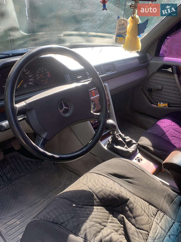 Седан Mercedes-Benz E-Class 1987 в Черновцах фото 16 Седан Mercedes-Benz E-Class 1987 в Черновцах
