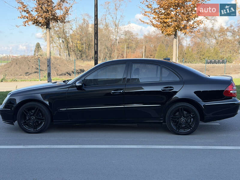 Седан Mercedes-Benz E-Class 2004 в Дніпрі