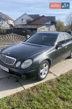 Седан Mercedes-Benz E-Class 2004 в Кицмани