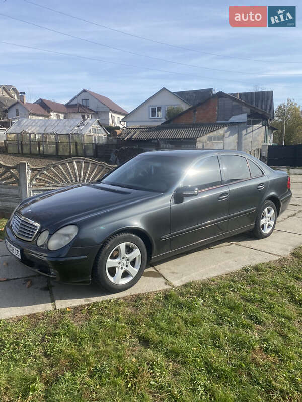 Седан Mercedes-Benz E-Class 2004 в Кицмани фото 10 Седан Mercedes-Benz E-Class 2004 в Кицмани
